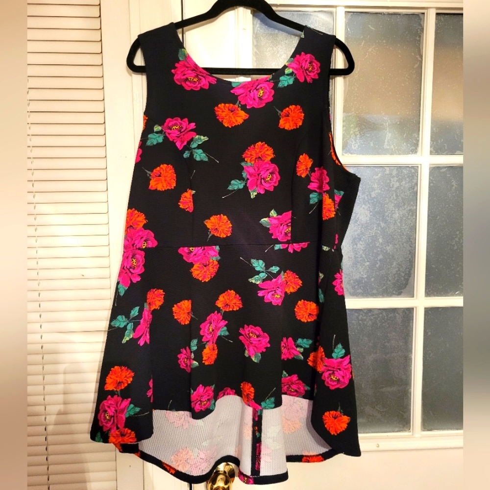2x floral sleeveless top